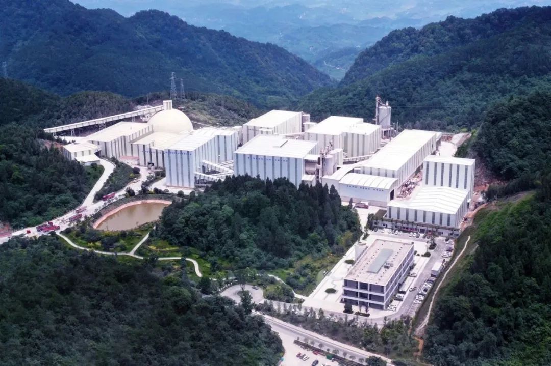 Les participants à la 9e Conférence internationale sur les granulats de sable et de gravier de Chine ont visité Chongqing Daye Building Materials pour une visite et un échange.