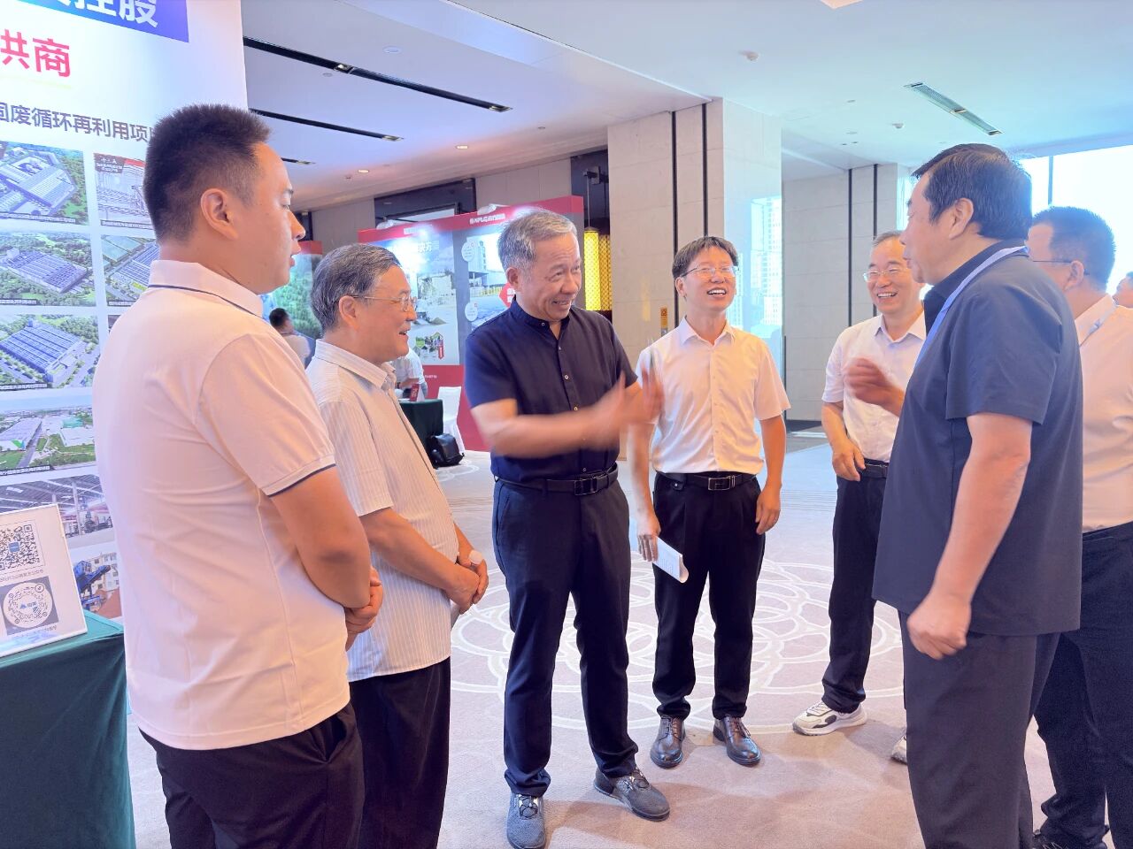 Autonomisation numérique · Transformation verte | Shanghai SANME Co., Ltd. se félicite du succès de la Conférence déchange 2025 sur la gestion des déchets de construction et lutilisation des ressources