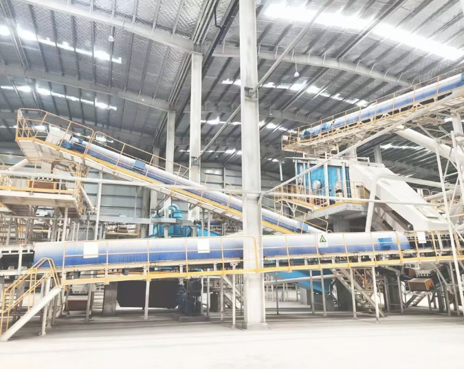 Des déchets de construction aux matériaux de construction écologiques : Shanghai SANME accompagne Mianyang dans la mise en place dun projet pilote de traitement de 2 millions de tonnes de déchets solides par an.